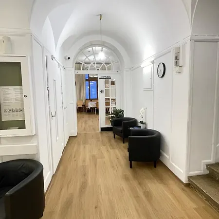 Zentrum Haus Πανδοχείο Νταβός