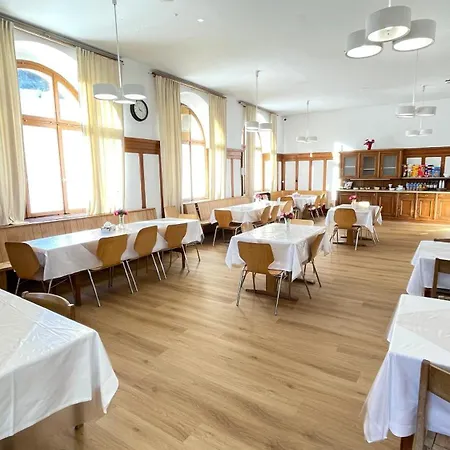 Zentrum Haus Πανδοχείο Νταβός
